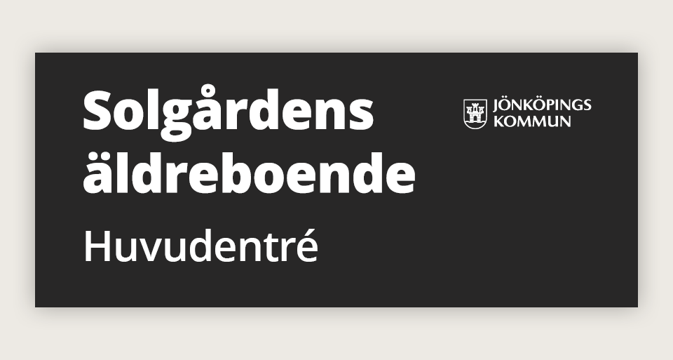 Skylt med texten Solgårdens äldreboende entré