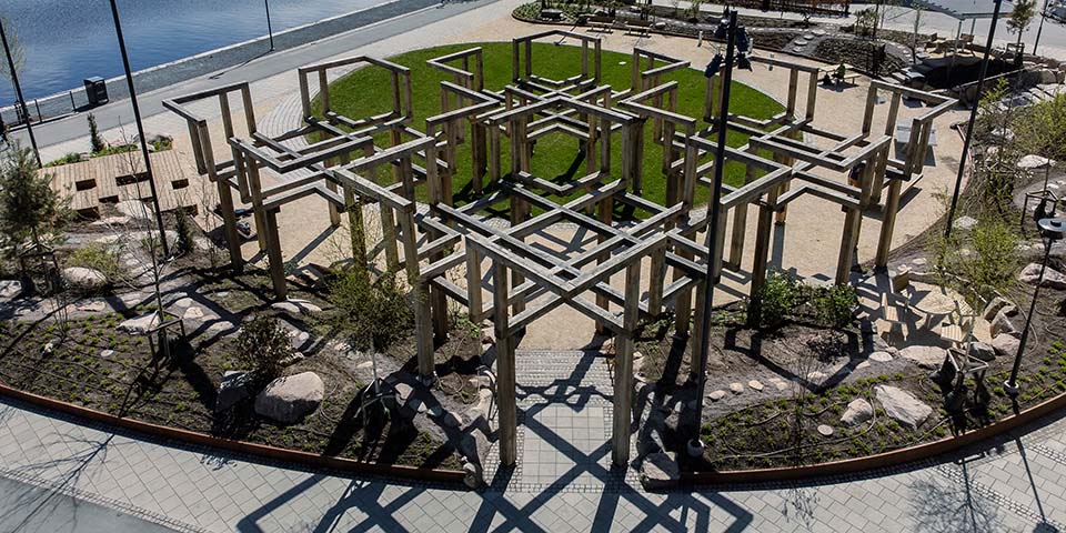 Konstverket Nurmengaard på Magnus Ladulås plats intill Munksjön i Jönköping.