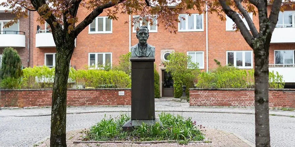 Bild på skulpturen Carl von Felitzens byst