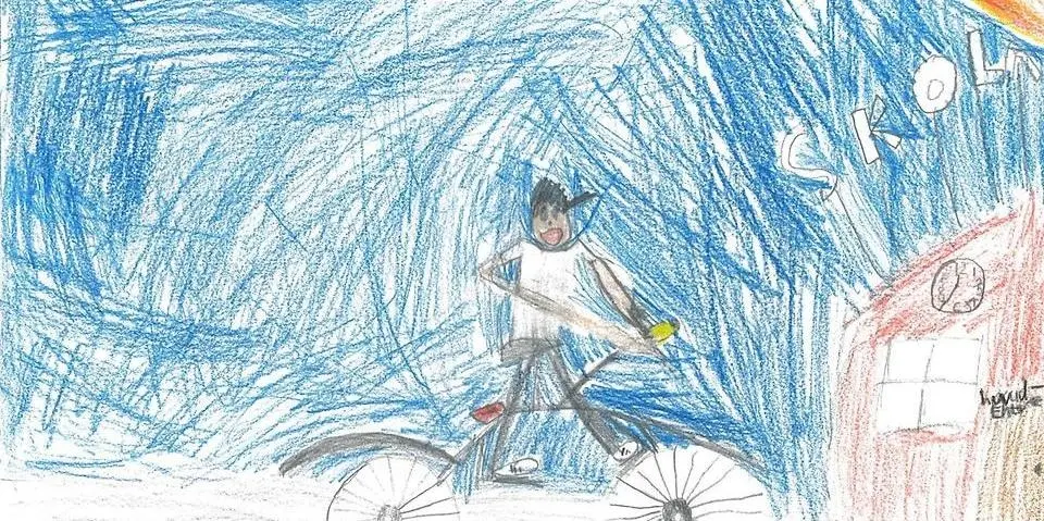 En teckning som visar en person på en cykel. Bredvid finns en byggnad med texten "skola".