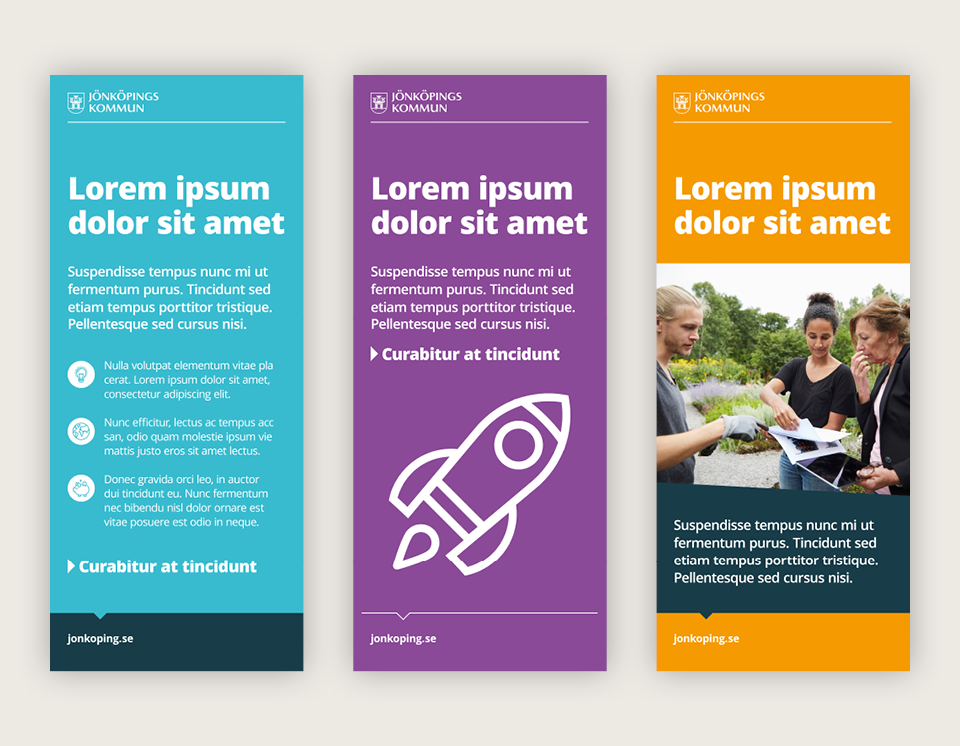 Tre exempel på roll-up som följer den grafiska profilen.
