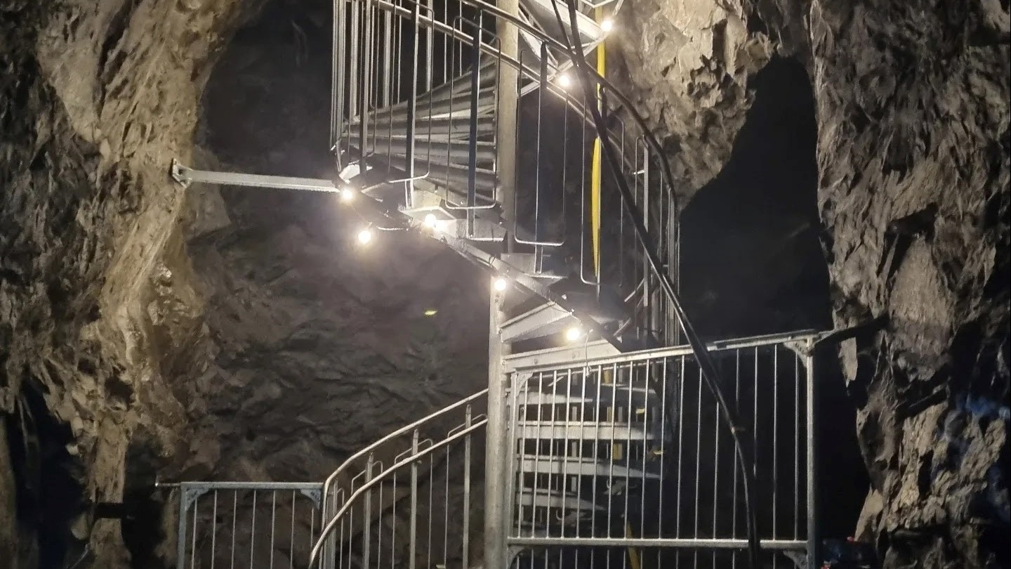 spiraltrappa i gruvschakt